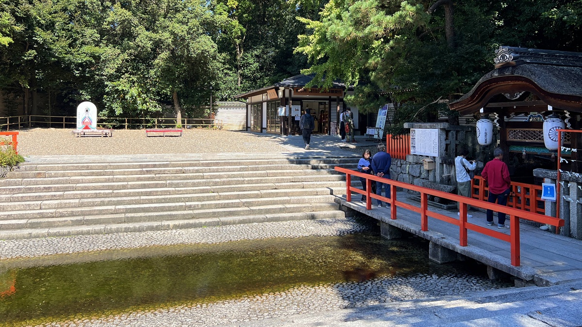 京都糺之森的綠，的確與其他森林不太一樣｜京都神社推薦 賀茂御祖神社（下鴨神社）參拜指南與糺之森療癒散策 @。CJ夫人。