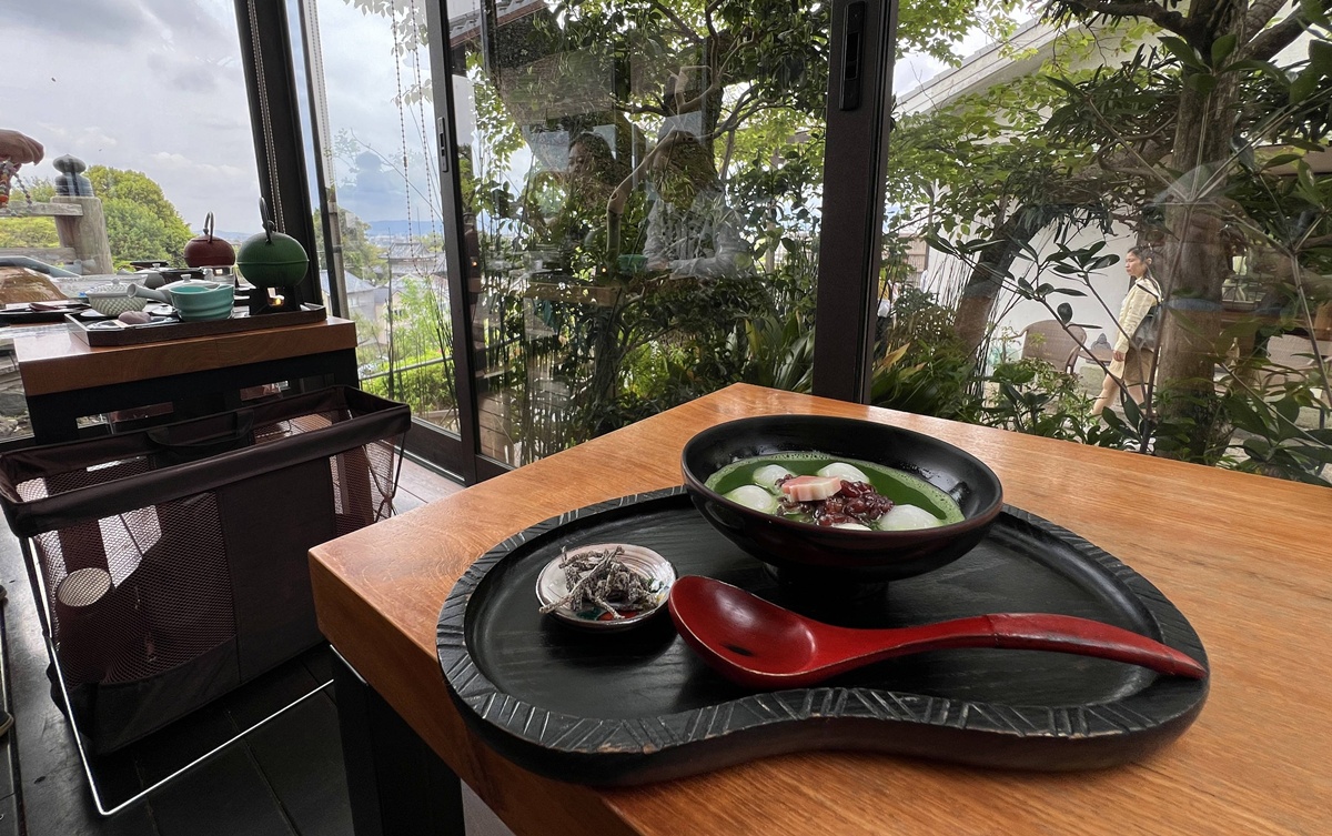 在清水寺許完願之後，我會找間茶屋坐下來｜京都清水寺旁的朝日坂午餐推薦 音羽茶寮、抹茶白玉與舞台蕎麥體驗 @。CJ夫人。