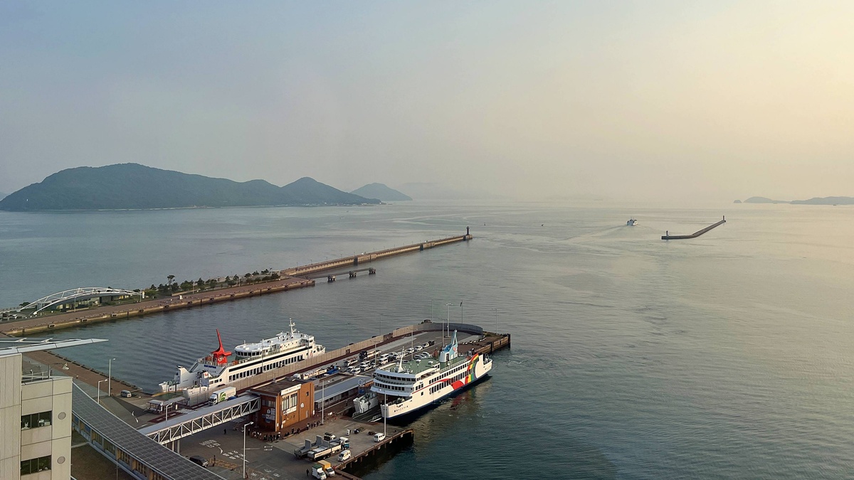 停靠再出發！專為瀨戶內海跳島旅行而生的最佳中繼與無敵海景居所｜瀨戶內海藝術祭高松港住宿推薦 JR 飯店 Clement，竟然暑假平日雙人海景客房只要12700日圓有找 @。CJ夫人。