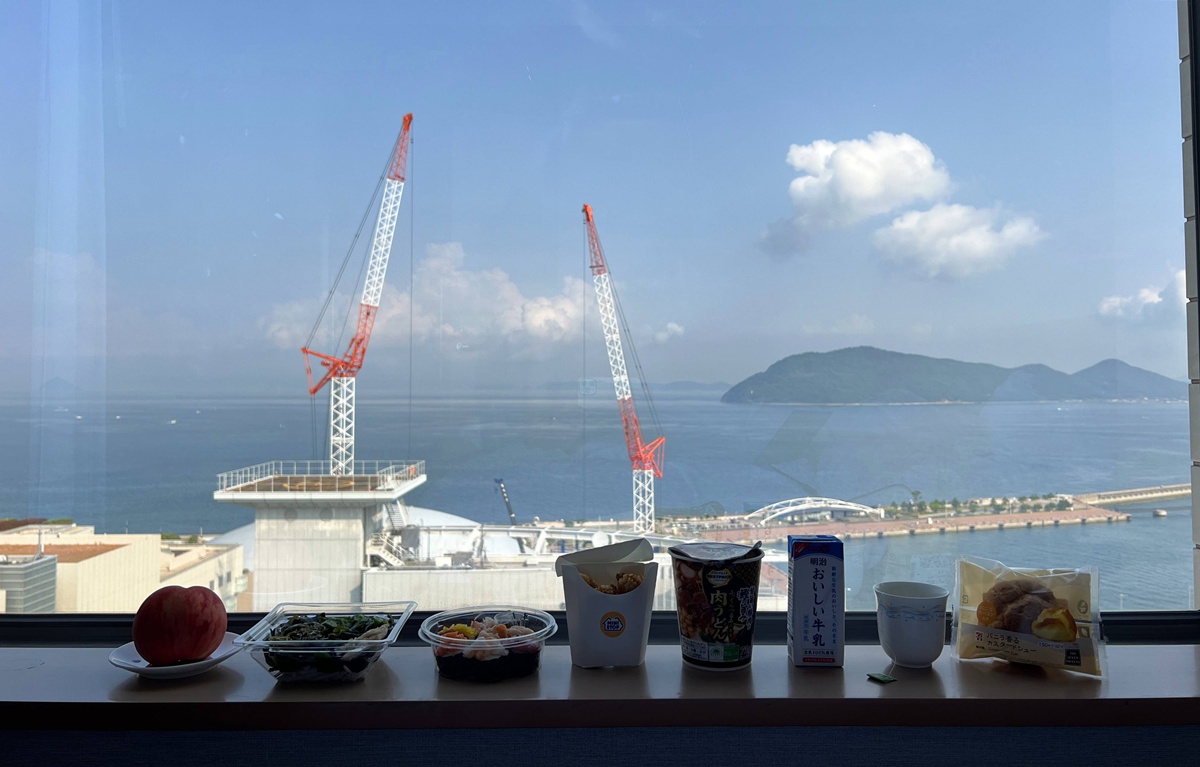 停靠再出發！專為瀨戶內海跳島旅行而生的最佳中繼與無敵海景居所｜瀨戶內海藝術祭高松港住宿推薦 JR 飯店 Clement，竟然暑假平日雙人海景客房只要12700日圓有找 @。CJ夫人。