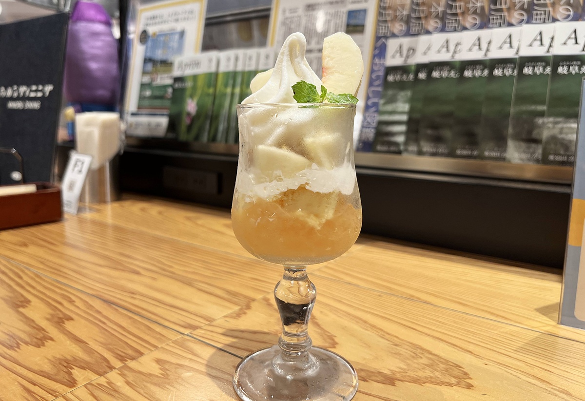 一顆白桃，如何讓岡山變成夏天限定的日本旅行目的地！又見白桃女王佔領岡山時，恭迎白桃果昔、白桃刨冰、白桃芭菲及白桃甜點到來吧！ @。CJ夫人。