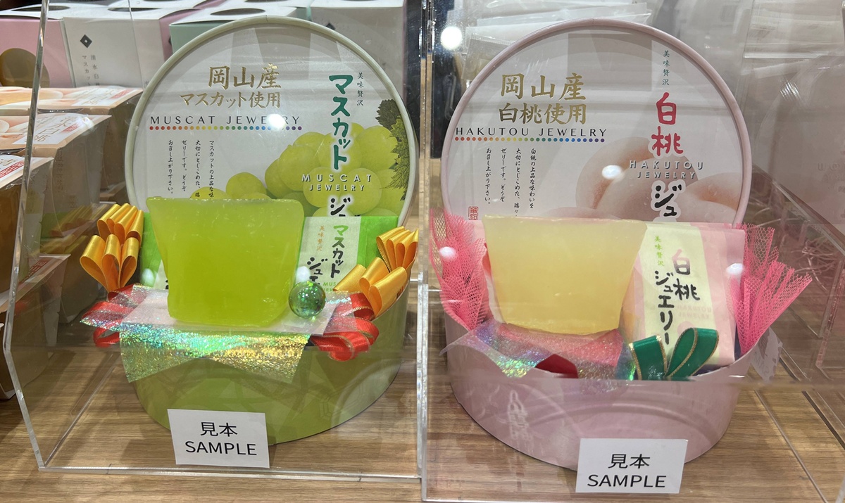 一顆白桃，如何讓岡山變成夏天限定的日本旅行目的地！又見白桃女王佔領岡山時，恭迎白桃果昔、白桃刨冰、白桃芭菲及白桃甜點到來吧！ @。CJ夫人。