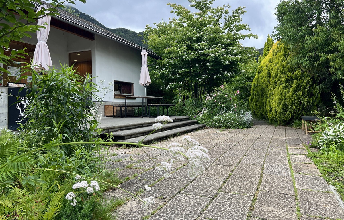 河口湖最值得慢下來的花園聚落！把富士山、山梨果實與職人工藝放進生活裡｜日本山梨縣河口湖的富士大石花園露臺 Fuji Oishi Hanaterrace @。CJ夫人。