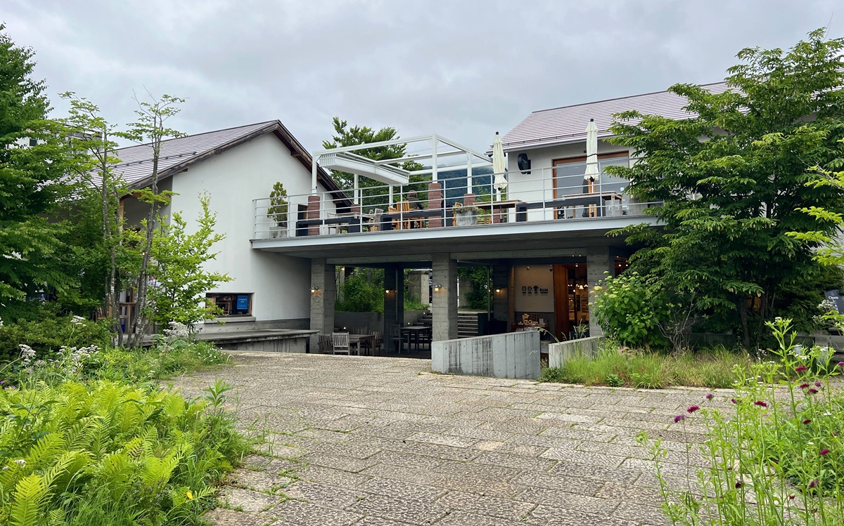 河口湖最值得慢下來的花園聚落！把富士山、山梨果實與職人工藝放進生活裡｜日本山梨縣河口湖的富士大石花園露臺 Fuji Oishi Hanaterrace @。CJ夫人。