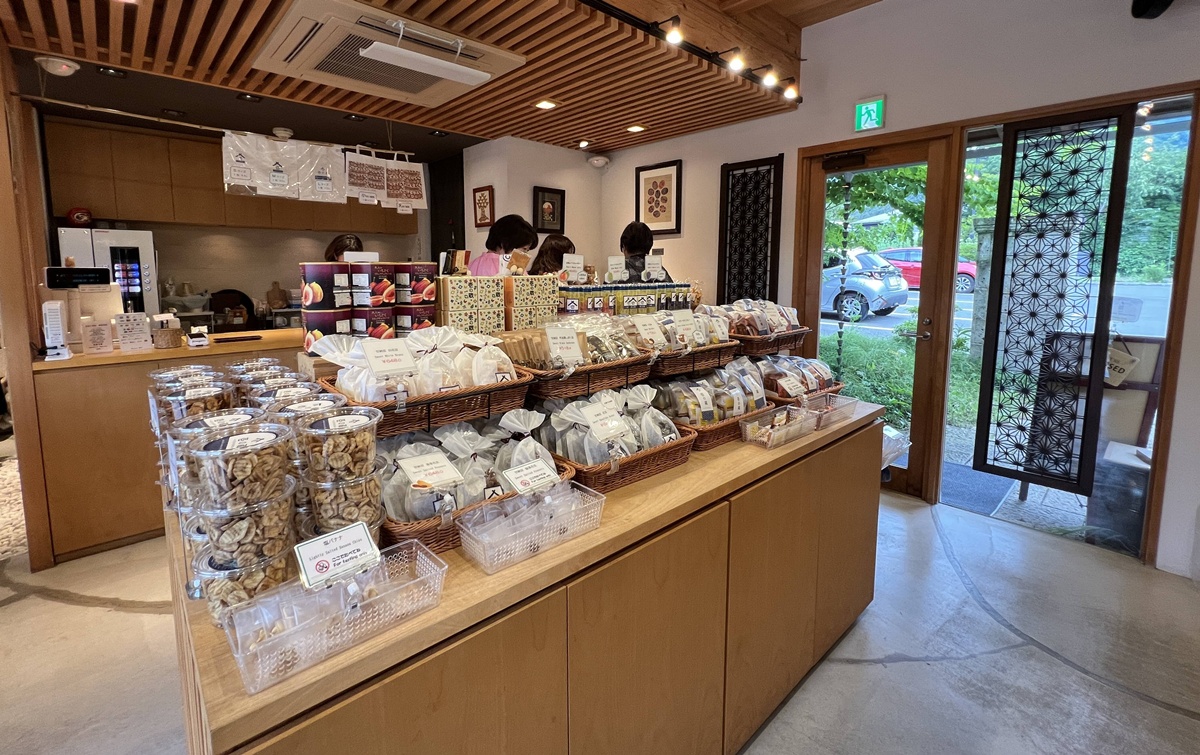 河口湖最值得慢下來的花園聚落！把富士山、山梨果實與職人工藝放進生活裡｜日本山梨縣河口湖的富士大石花園露臺 Fuji Oishi Hanaterrace @。CJ夫人。