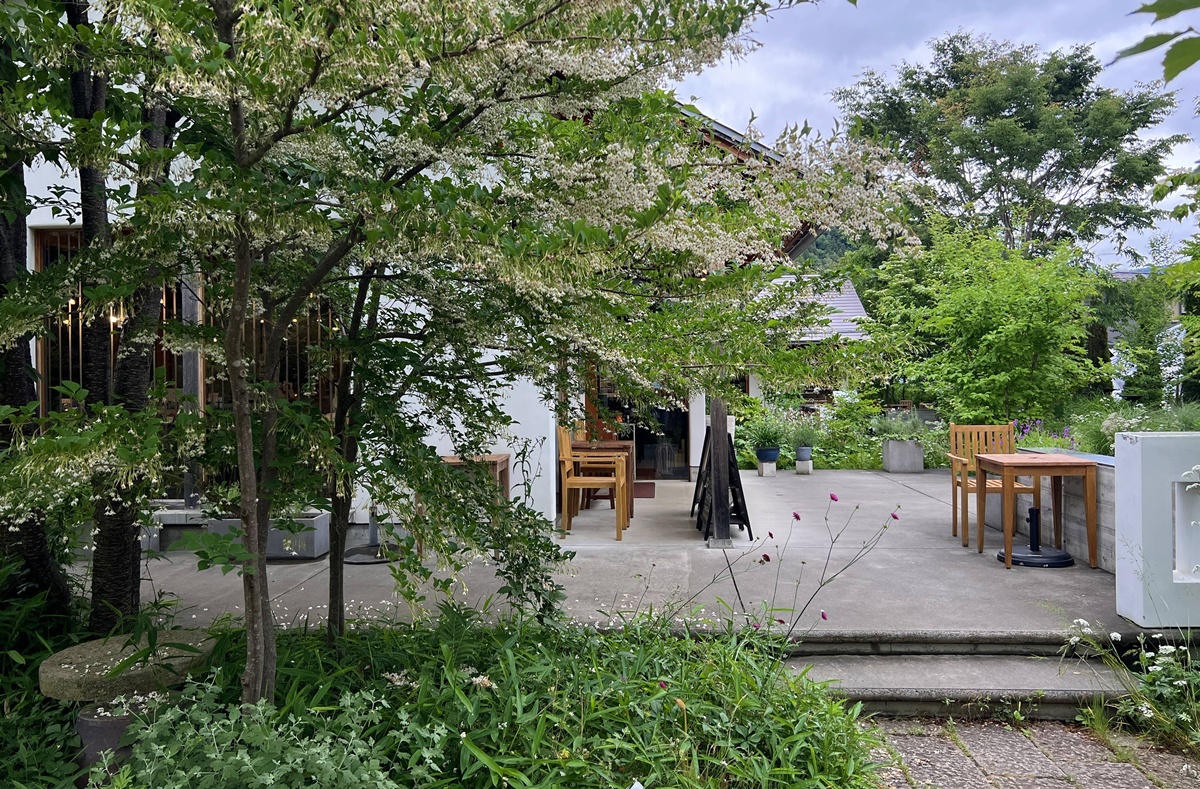 河口湖最值得慢下來的花園聚落！把富士山、山梨果實與職人工藝放進生活裡｜日本山梨縣河口湖的富士大石花園露臺 Fuji Oishi Hanaterrace @。CJ夫人。