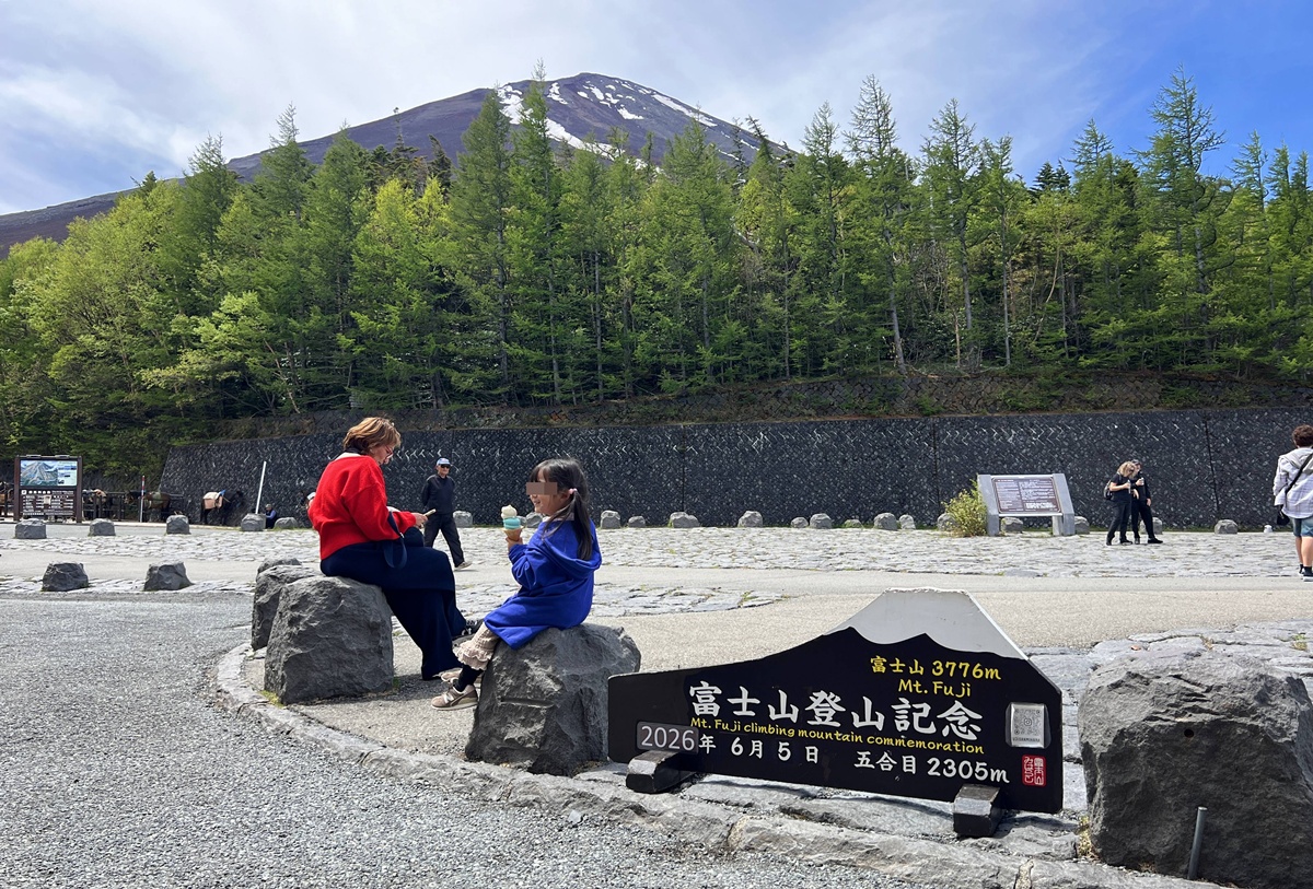 富士山五合目不用登山也能去!搭富士Subaru Line巴士直達海拔2305公尺,普通旅人不攻頂,也能最靠近富士山的半日旅行 @。CJ夫人。 富士山五合目不用登山也能去!搭富士Subaru Line巴士直達海拔2305公尺,普通旅人不攻頂,也能最靠近富士山的半日旅行 @。CJ夫人。