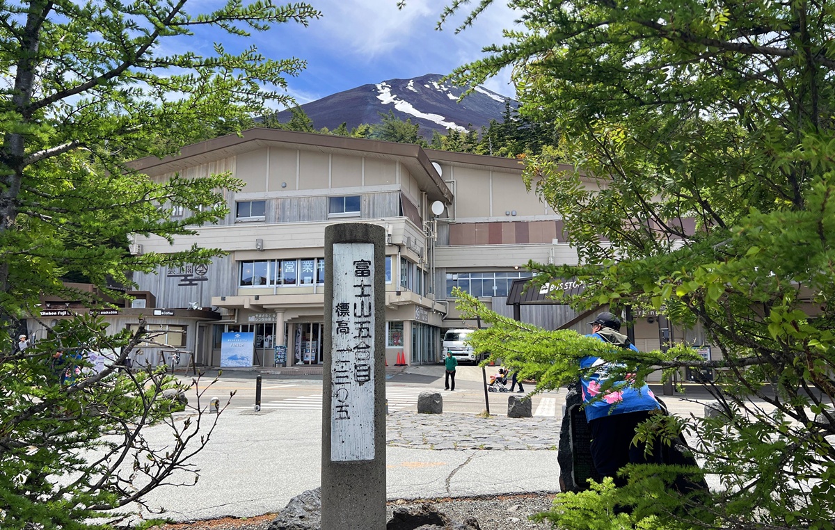 富士山五合目不用登山也能去！搭富士Subaru Line巴士直達海拔2305公尺，普通旅人不攻頂，也能最靠近富士山的半日旅行 @。CJ夫人。