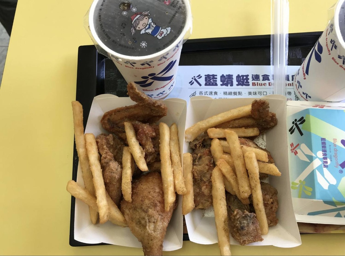 用一輩子守住別人的童年！台東市，總有一種味道，替你把時間留住，；一碗米苔目、一塊炸雞、一盤剉冰、一壺茶，都是回來的理由 @。CJ夫人。