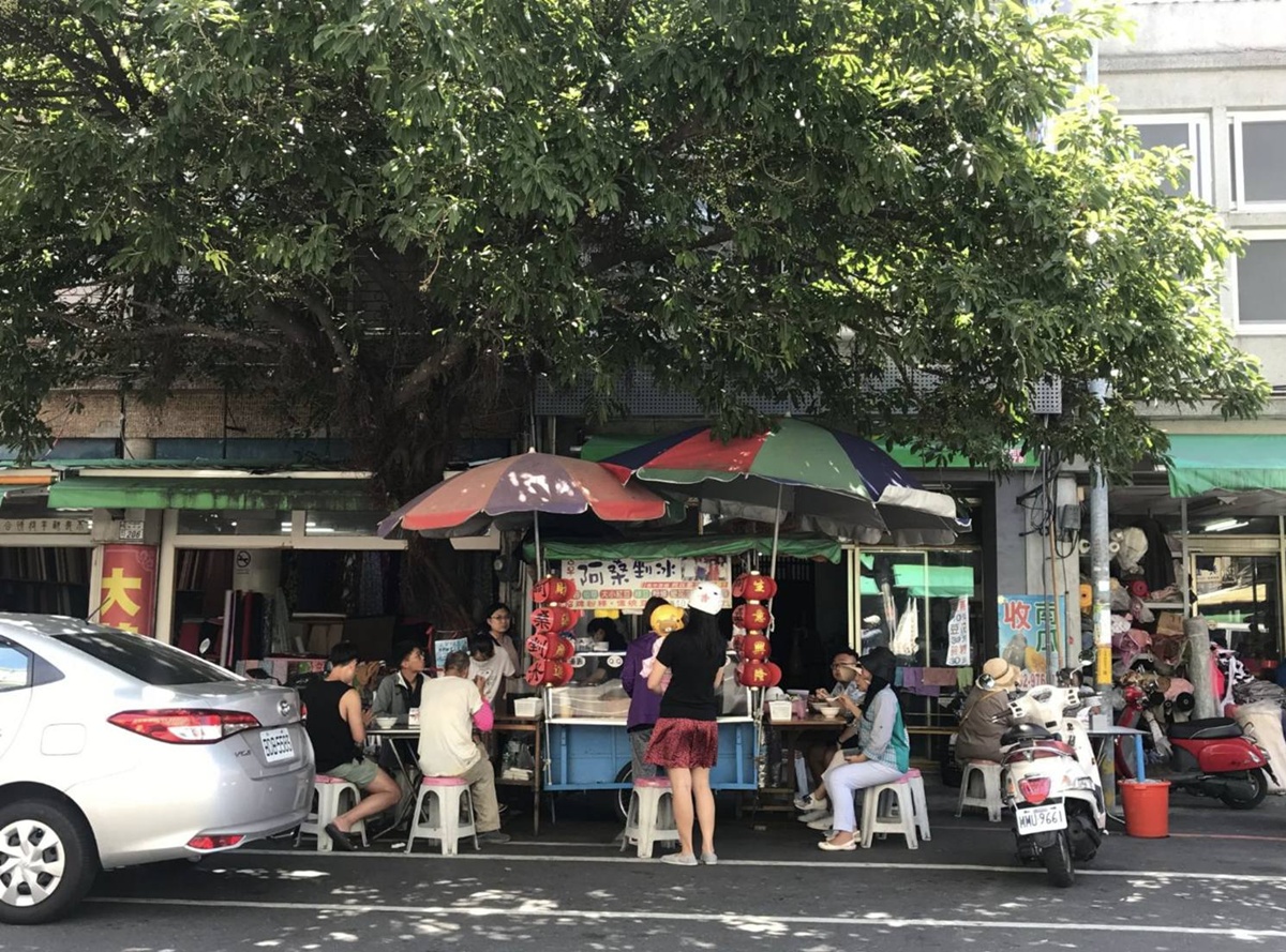 用一輩子守住別人的童年！台東市，總有一種味道，替你把時間留住，；一碗米苔目、一塊炸雞、一盤剉冰、一壺茶，都是回來的理由 @。CJ夫人。