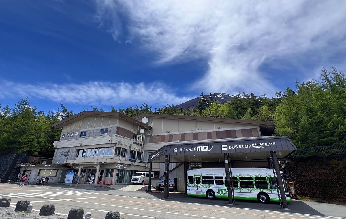富士山五合目不用登山也能去!搭富士Subaru Line巴士直達海拔2305公尺,普通旅人不攻頂,也能最靠近富士山的半日旅行 @。CJ夫人。 富士山五合目不用登山也能去!搭富士Subaru Line巴士直達海拔2305公尺,普通旅人不攻頂,也能最靠近富士山的半日旅行 @。CJ夫人。