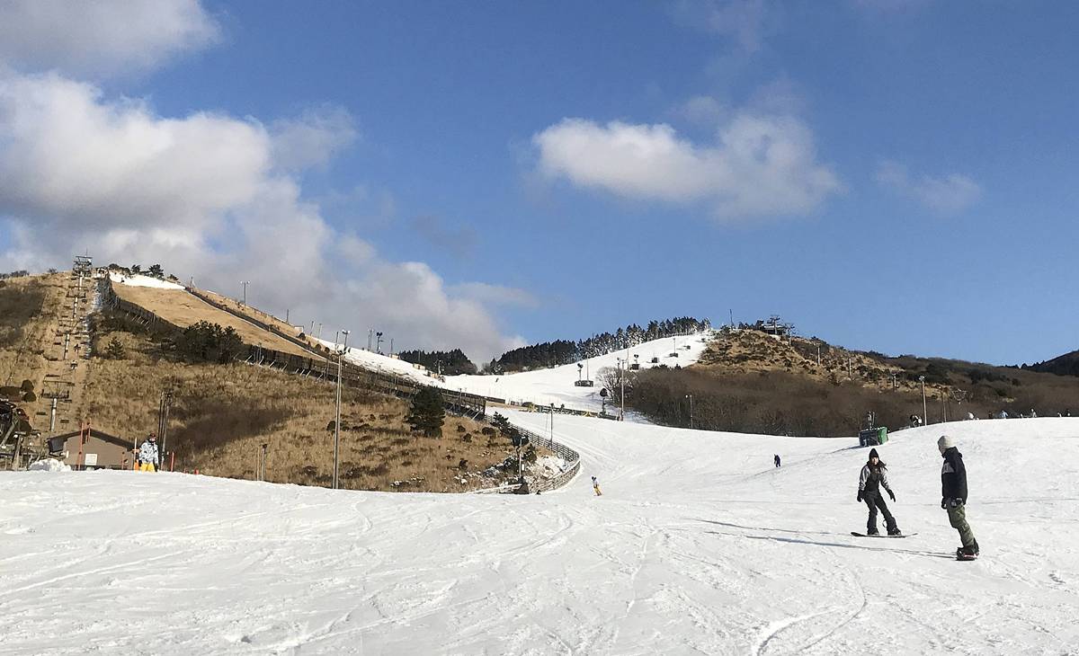 明明可以滑得更快，卻總會停下來等你！和喜歡的人一起滑雪是什麼感覺？情侶第一次日本滑雪前一定要知道的6件事 @。CJ夫人。