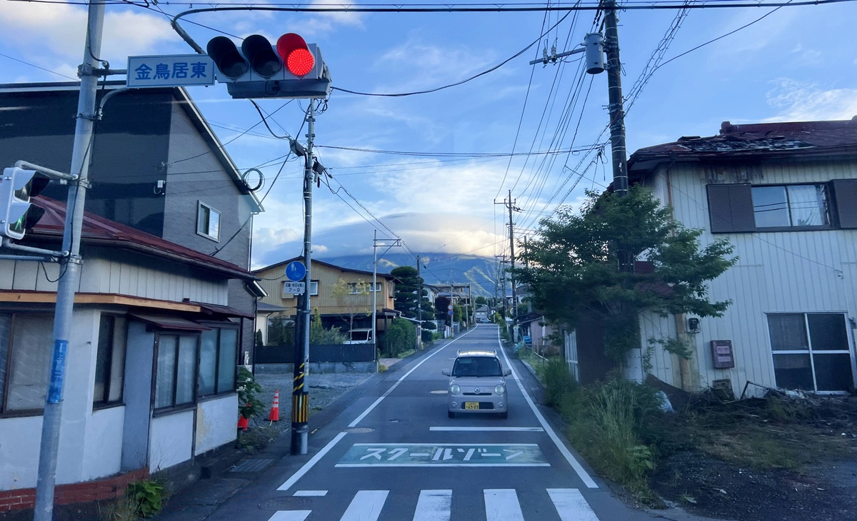 有些風景就是不能催！在河口湖等雲散開，再看一眼富士山吧！ 河口湖自由行6種交通玩法，搭巴士、纜車、遊覽船與單車追一座山 @。CJ夫人。
