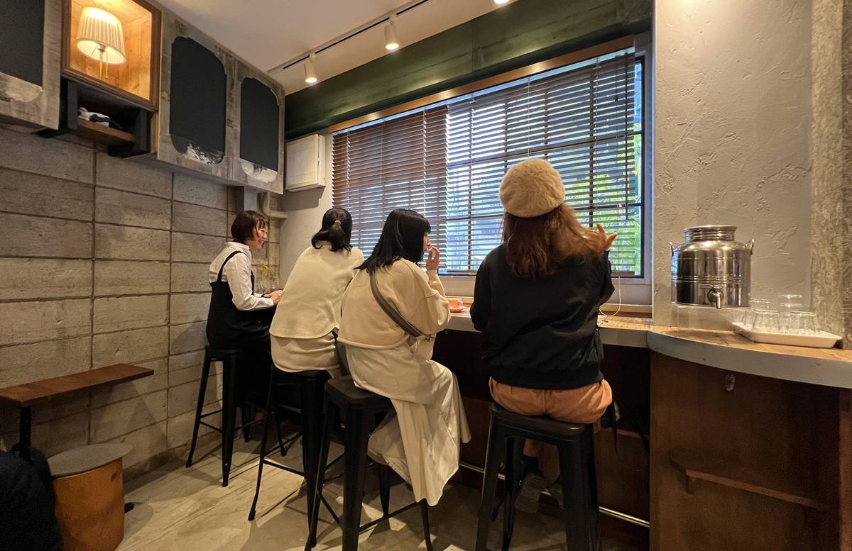 多走10分鐘，遇見另一種淺草！東京奧淺草 FEBRUARY COFFEE ROASTERY，自家烘焙咖啡與昭和布丁的日常 @。CJ夫人。