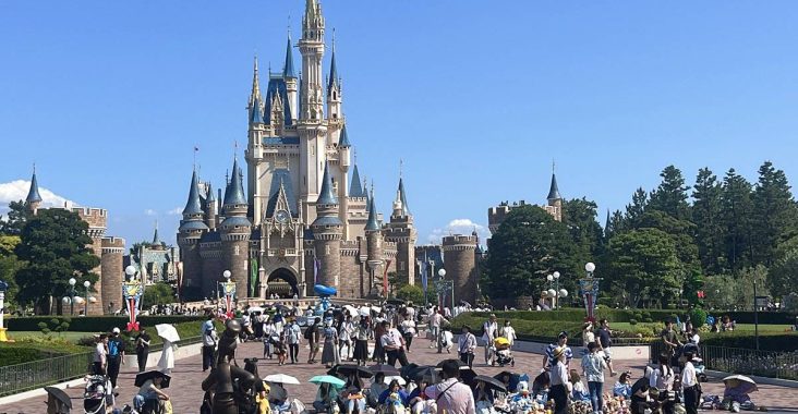 第一次去東京迪士尼樂園與東京迪士尼海洋，絕對不能錯過的16件事！從人氣設施、主題園區到夢幻遊行與夜間煙火 @。CJ夫人。