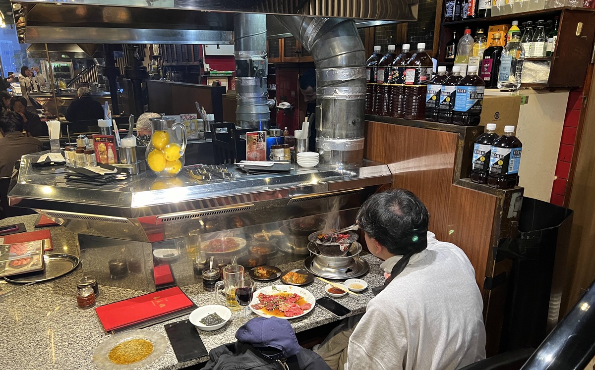 炭火香、燒肉聲與老東京的味道!一個人也能自在吃肉的昭和燒肉老店|東京新宿老派炭火燒肉推薦 新宿長春館 @CJ夫人 炭火香、燒肉聲與老東京的味道!一個人也能自在吃肉的昭和燒肉老店|東京新宿老派炭火燒肉推薦 新宿長春館 @CJ夫人