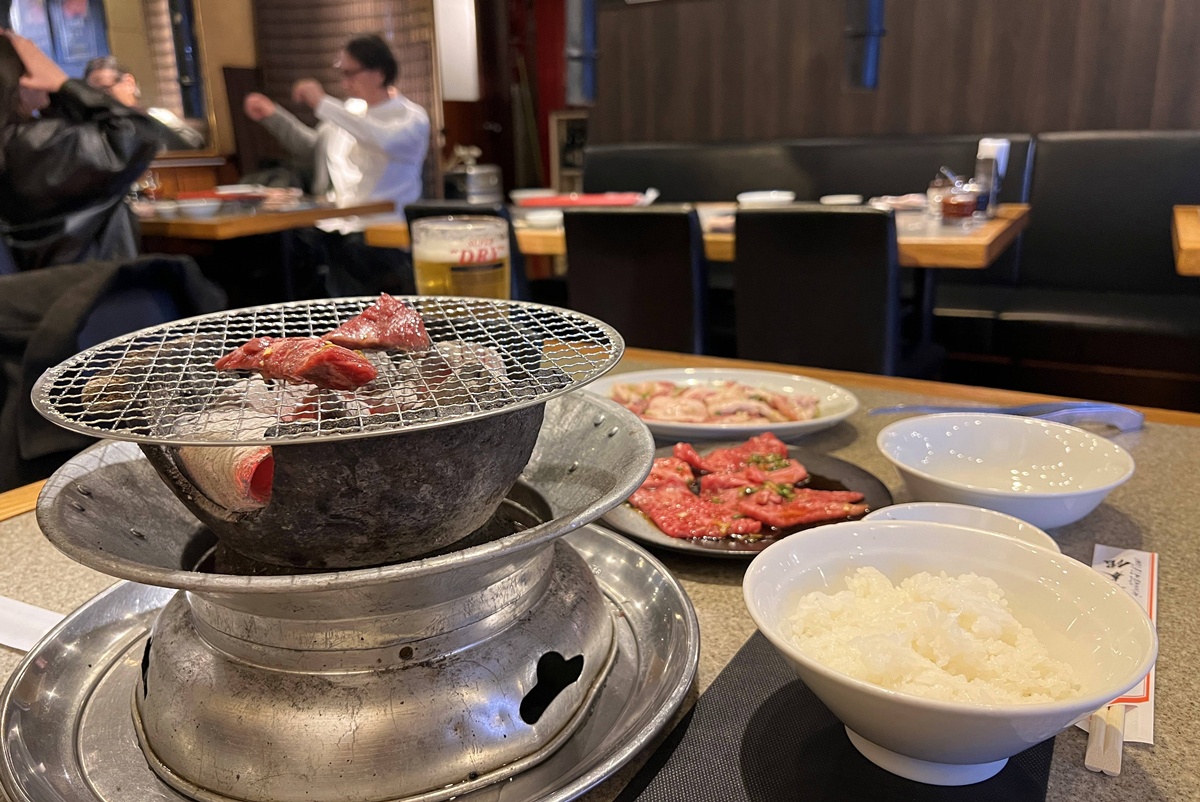 炭火香、燒肉聲與老東京的味道!一個人也能自在吃肉的昭和燒肉老店|東京新宿老派炭火燒肉推薦 新宿長春館 @CJ夫人 炭火香、燒肉聲與老東京的味道!一個人也能自在吃肉的昭和燒肉老店|東京新宿老派炭火燒肉推薦 新宿長春館 @CJ夫人