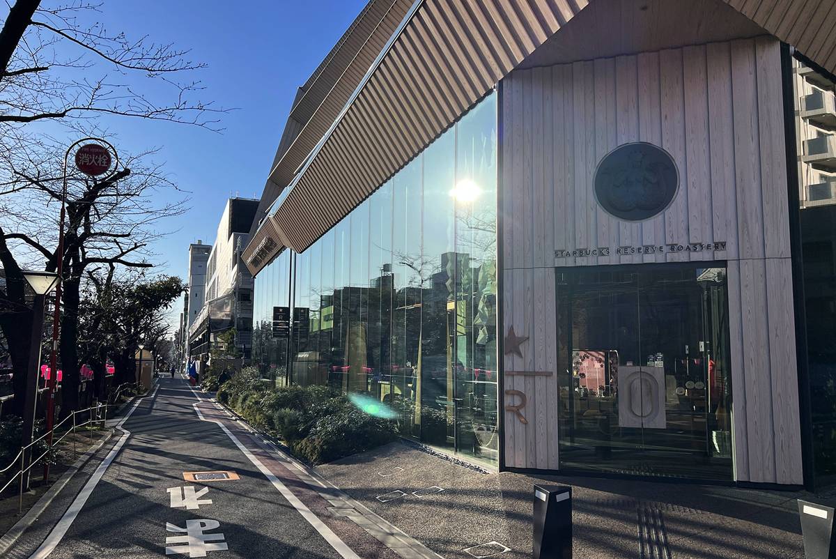 網站近期文章:當咖啡館不再只是販售咖啡,一座讓人探索咖啡文化的建築|日本東京中目黑星巴克臻選®東京烘焙工坊(Starbucks Reserve® Roastery Tokyo) 宛如國際時尚精品品牌的快閃派對,關鍵不是優惠折扣,而是台灣時尚粉對時尚精品的狂熱與著迷|OnTheList 會員制快閃優惠平台 @。CJ夫人。