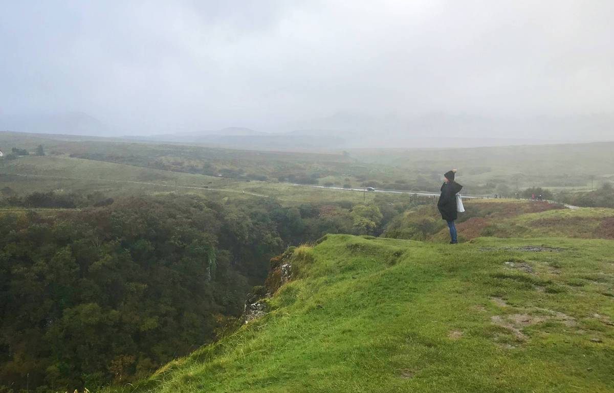北緯57度的天空島，離北極圈不遠了！英國蘇格蘭天空島（Isle of Skye）三天兩夜自駕旅行，一座由地質決定今日走進山脈、峽谷、懸崖或瀑布的島嶼！ @。CJ夫人。