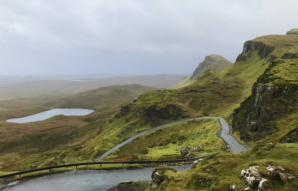 北緯57度的天空島，離北極圈不遠了！英國蘇格蘭天空島（Isle of Skye）三天兩夜自駕旅行，一座由地質決定今日走進山脈、峽谷、懸崖或瀑布的島嶼！ @CJ夫人