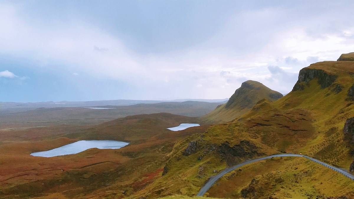 北緯57度的天空島，離北極圈不遠了！英國蘇格蘭天空島（Isle of Skye）三天兩夜自駕旅行，一座由地質決定今日走進山脈、峽谷、懸崖或瀑布的島嶼！ @。CJ夫人。