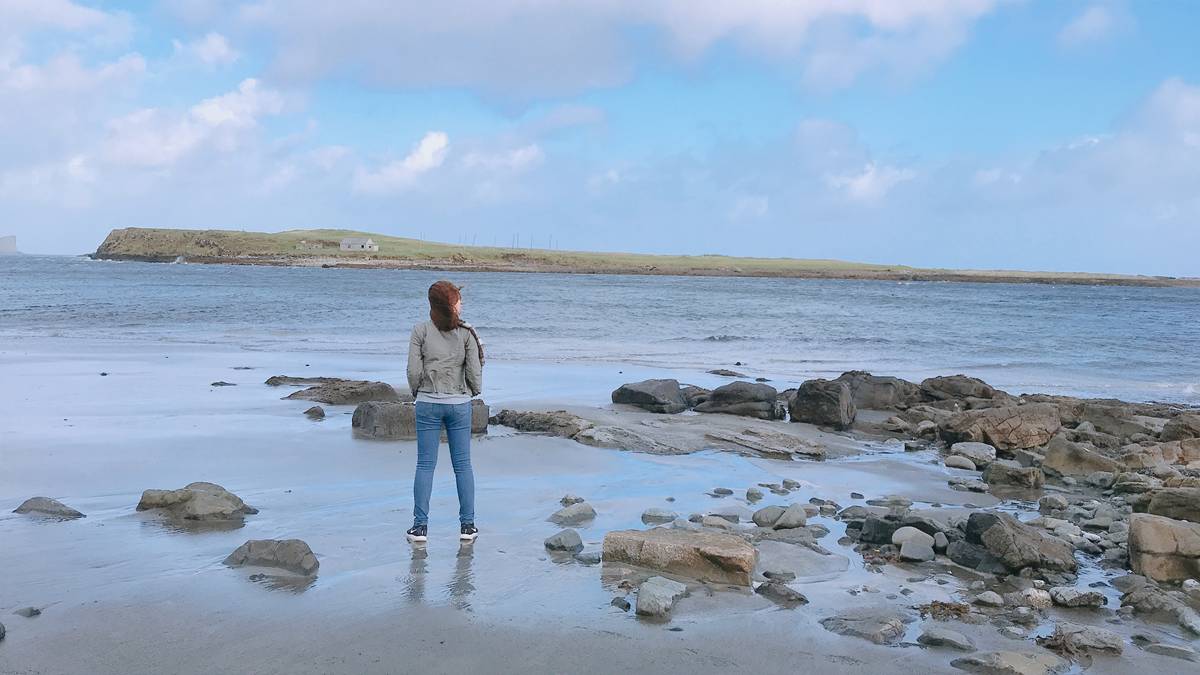 北緯57度的天空島，離北極圈不遠了！英國蘇格蘭天空島（Isle of Skye）三天兩夜自駕旅行，一座由地質決定今日走進山脈、峽谷、懸崖或瀑布的島嶼！ @。CJ夫人。