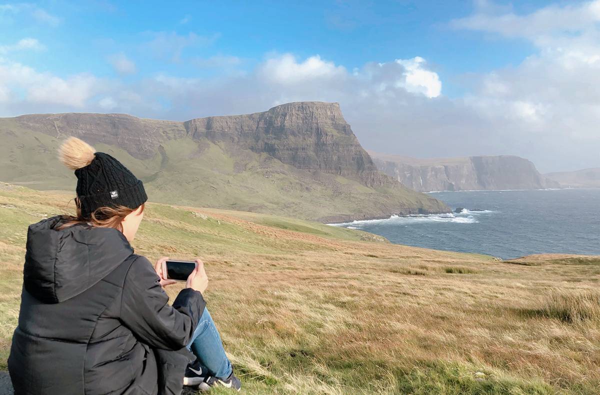 北緯57度的天空島，離北極圈不遠了！英國蘇格蘭天空島（Isle of Skye）三天兩夜自駕旅行，一座由地質決定今日走進山脈、峽谷、懸崖或瀑布的島嶼！ @。CJ夫人。