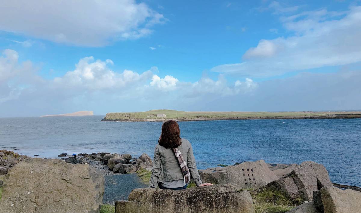 北緯57度的天空島，離北極圈不遠了！英國蘇格蘭天空島（Isle of Skye）三天兩夜自駕旅行，一座由地質決定今日走進山脈、峽谷、懸崖或瀑布的島嶼！ @。CJ夫人。