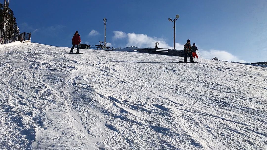 九州冬天滑雪行程最完整攻略！九重森林公園滑雪場是單板滑雪Snowboard的天下！ @。CJ夫人。