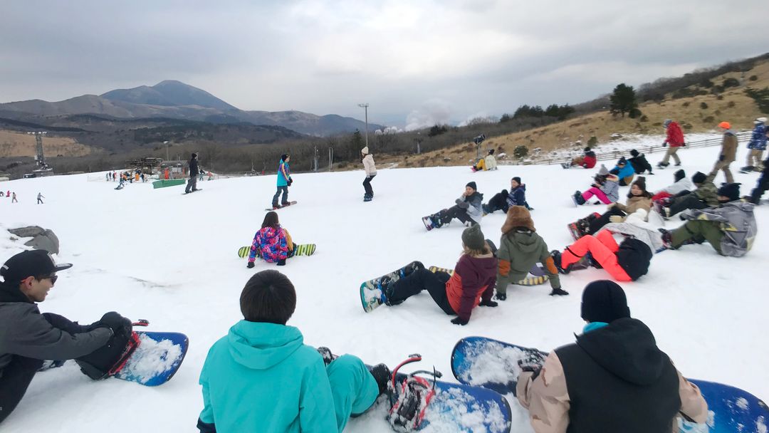 九州冬天滑雪行程最完整攻略！九重森林公園滑雪場是單板滑雪Snowboard的天下！（2023.1月更新） @。CJ夫人。
