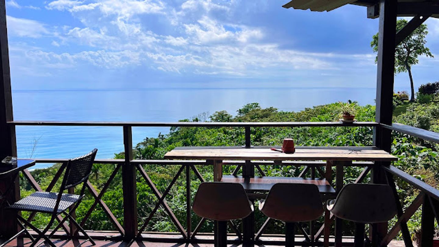 東台灣海岸線找一間值得停留的景觀咖啡空間，眺望美麗湛藍的太平洋：山度空間、項鍊海岸工作室、海浪cafe、星龍花園咖啡 @。CJ夫人。